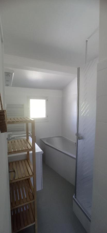 Holiday home Agreable Maison Piscine Chauffee Et A *